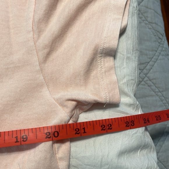 Old Navy Peach Cropped Tee Size L - Picture 7 of 9